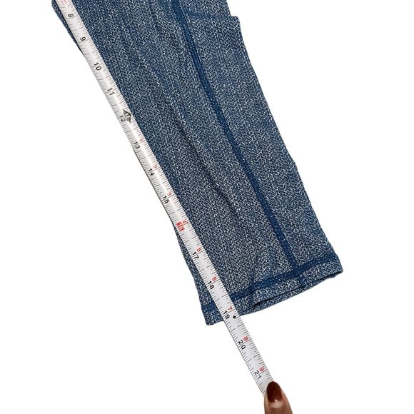 Athleta Women's Static Drifter Capri Leggings Blue Size Small | S1 - Picture 3 of 6